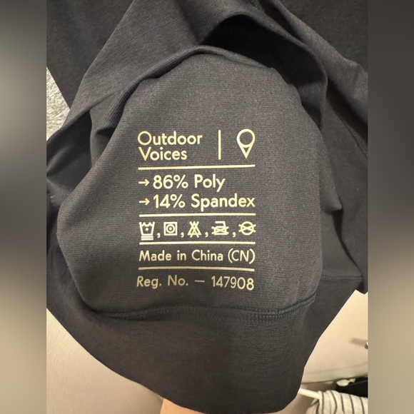 Outdoor Voices Men Small Black/Grey Pullover (Poly/Spandex) - Picture 4 of 7